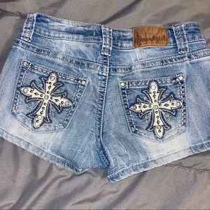 Crystal back pocket jean shorts